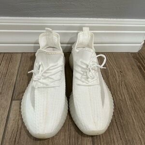 Triple White Men’s Sneakers